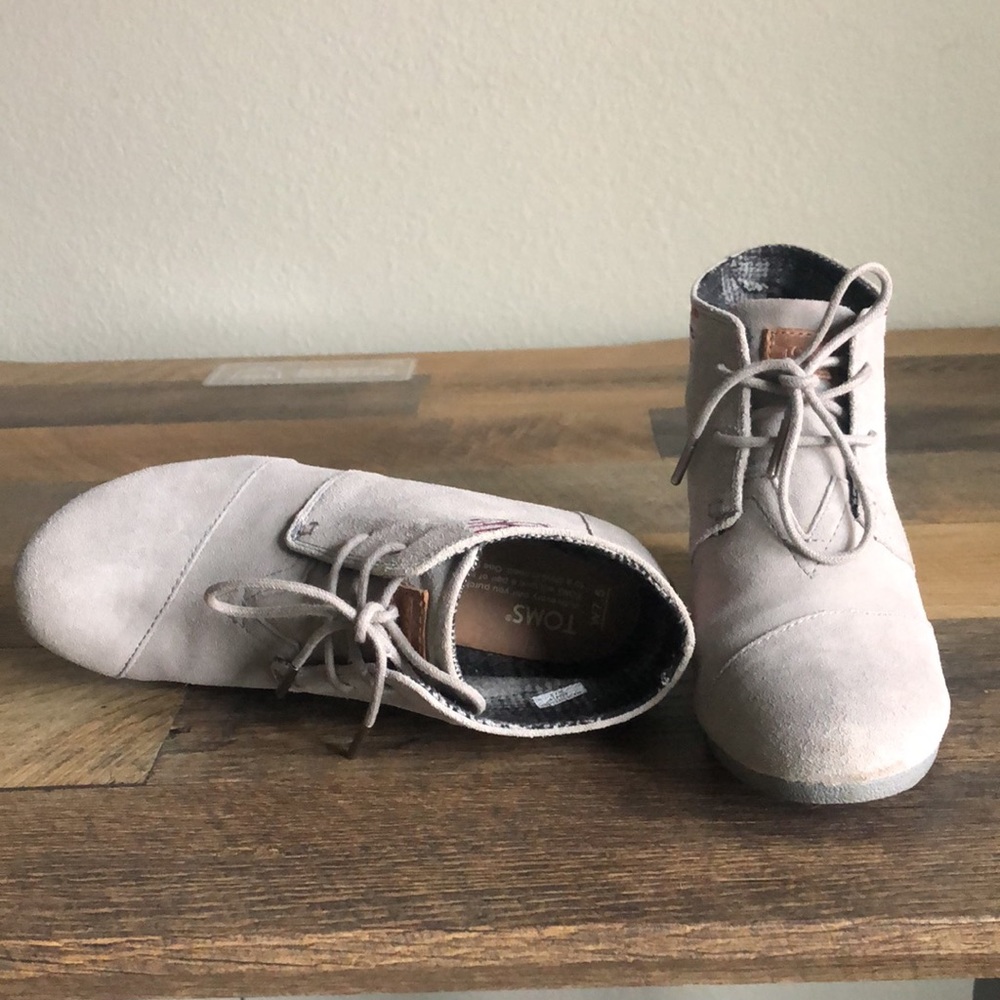 TOMS Suede Hyde Boot - Picture 3 of 6